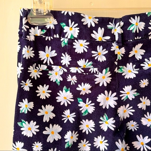 OLD NAVY PIXIE ANKLE CUT PANTS - Picture 5 of 9